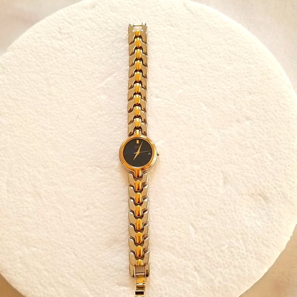 Woman's Seiko  Watch - Picture 3 of 4